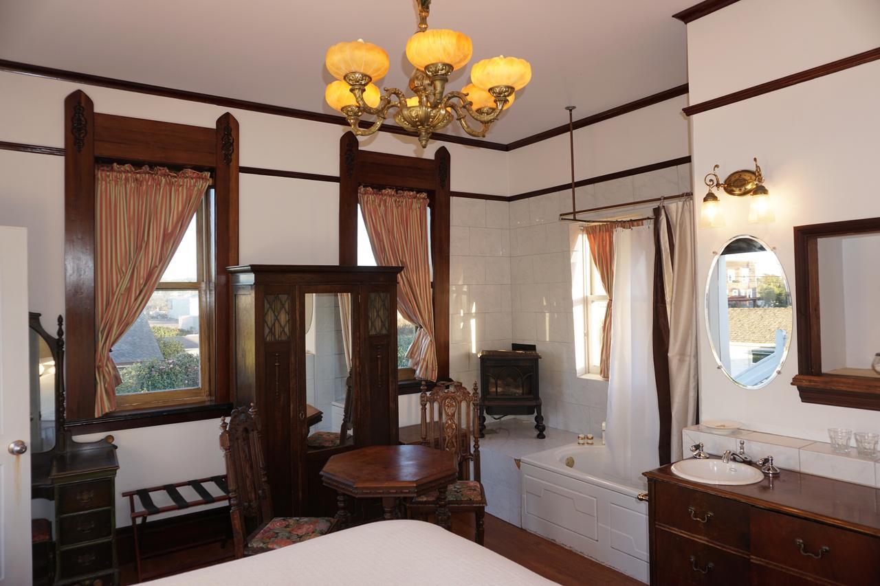 Weller House Inn Fort Bragg Rum bild