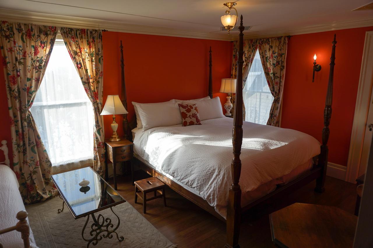 Weller House Inn Fort Bragg Rum bild